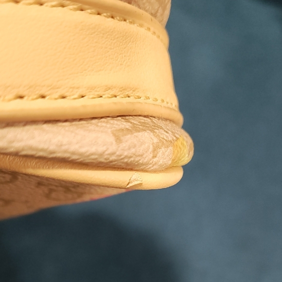 Trendy Beige Crossbody Bag with Colorful Accents - Picture 10 of 13